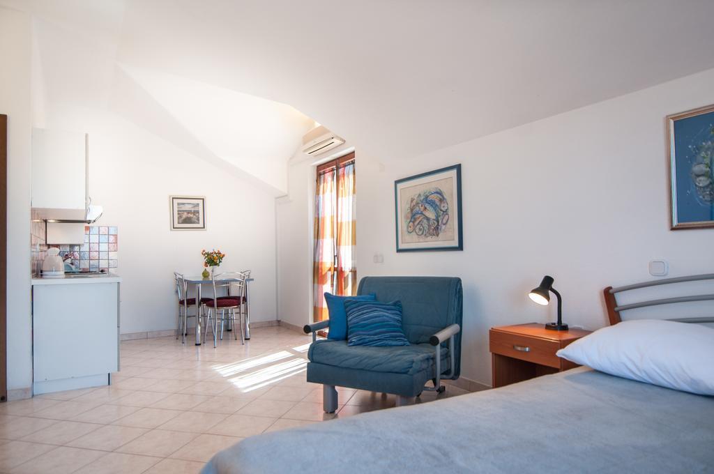 Apartments Raic Супетар Экстерьер фото